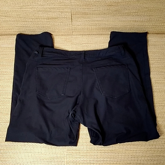 Lululemon ABC Classic Black Pants Sz 34 - Picture 5 of 8